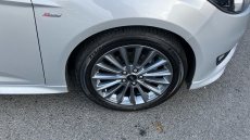 Ford Focus 1.0 EcoBoost 140 ST-Line Navigation 5dr Petrol Hatchback